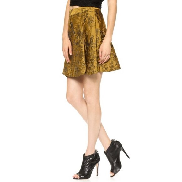 Alice + Olivia Cerra Top + Vernon Skirt Set ASO Taylor Swift - Picture 4 of 16